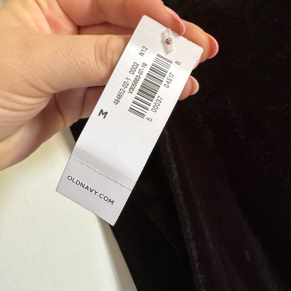 NWT Old Navy Black Velvet Classic Neutral Tank Top Size Medium - Picture 9 of 9